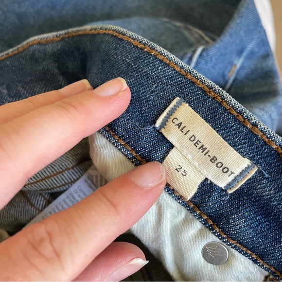 Cali Demi-Boot Jeans in Fleetwood Wash - Picture 3 of 10